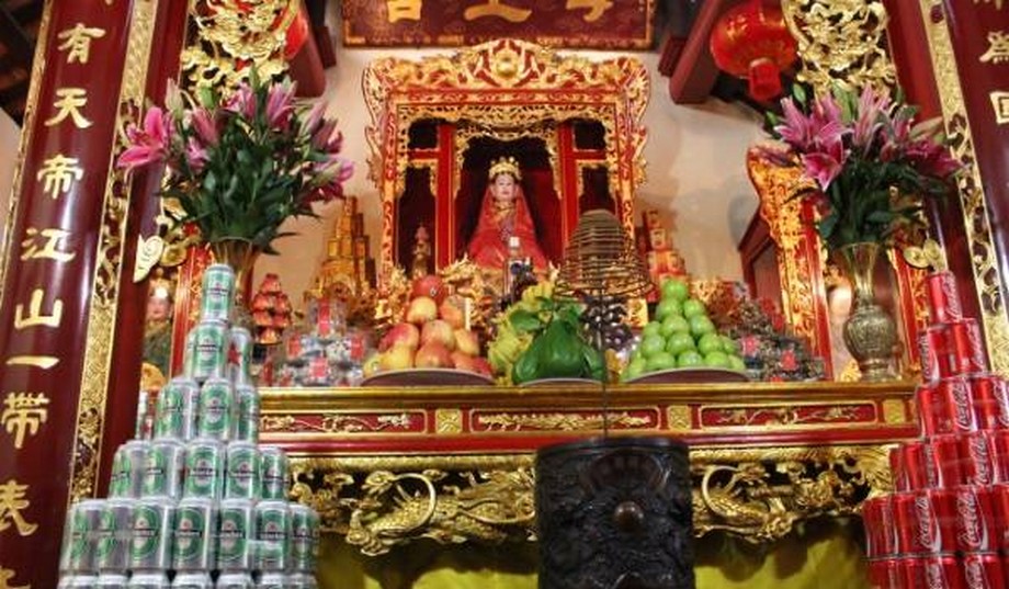 Bàn thờ Bà Tổ Cô thường được lập riêng