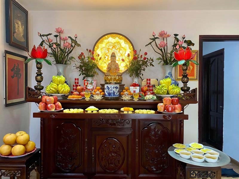 Cách bày trí bàn thờ 3 tầng hợp phong thủy ?
