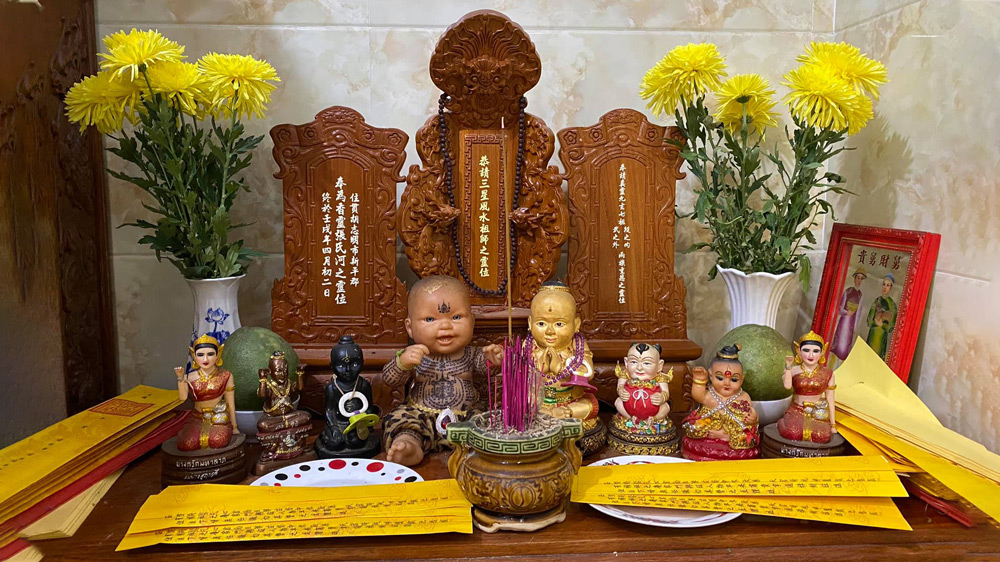 Cách thờ cúng Kumanthong cầu mong phát tài của người Thái