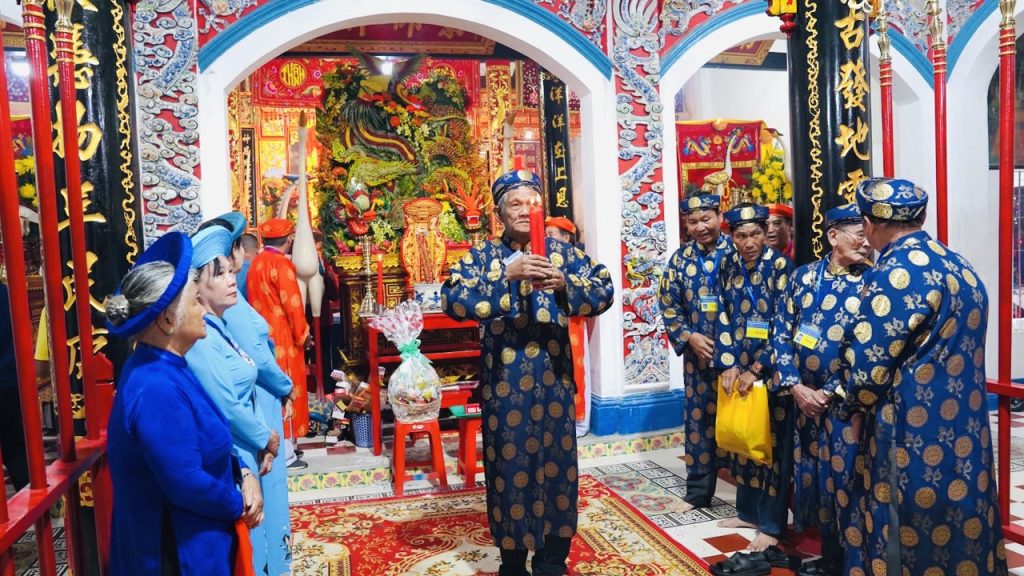 Cách thờ cúng Miếu, Đền, Đình, Chùa chuẩn mà bạn nên biết