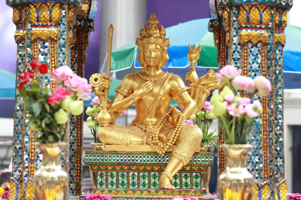 Cách thờ thần Tứ Diện – Phật bốn mặt Thái Lan