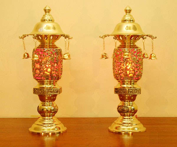 Đèn bàn thờ Phật