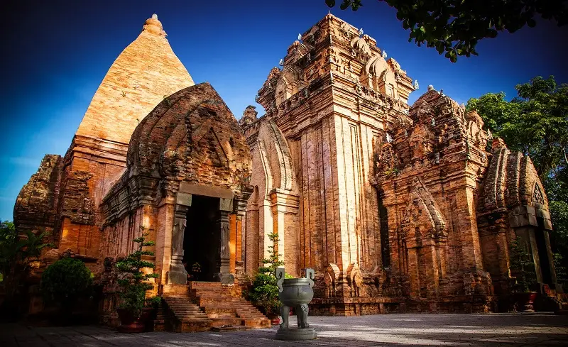 Tháp Bà – Tháp Ponagar