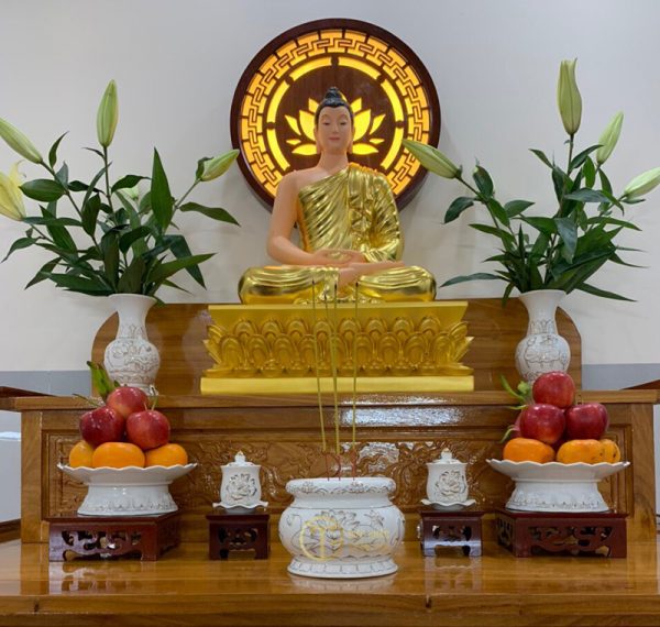 Cách thờ Phật Dược Sư tại gia CHUẨN nhất bạn nên biết